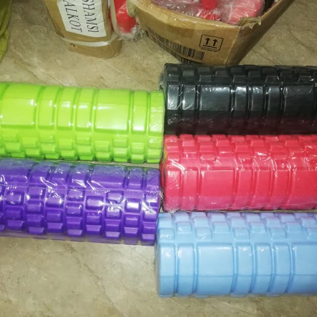 Yoga roll with studds